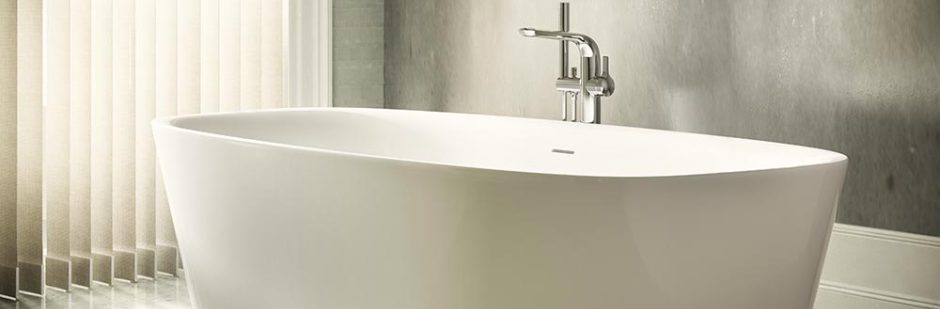 Moderne Badewanne in minimalistischem Design